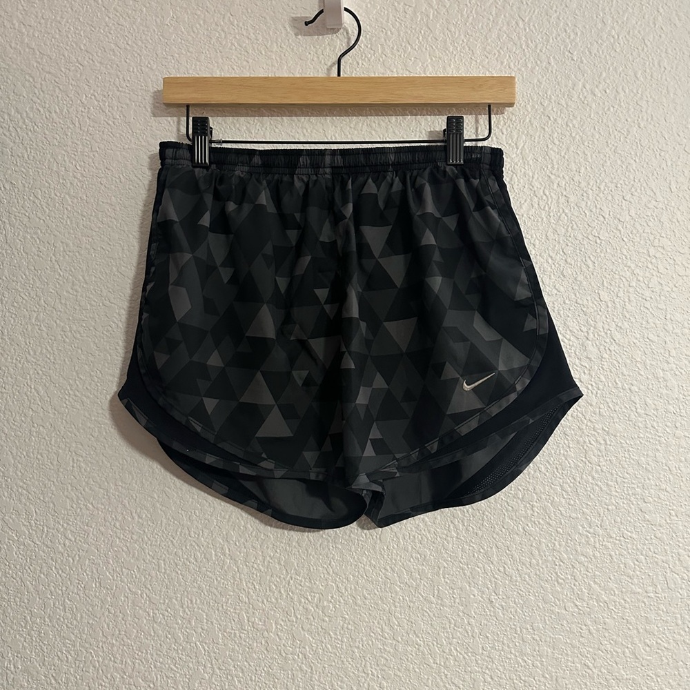Nike Women's‎ Black Patterned Athletic Shorts